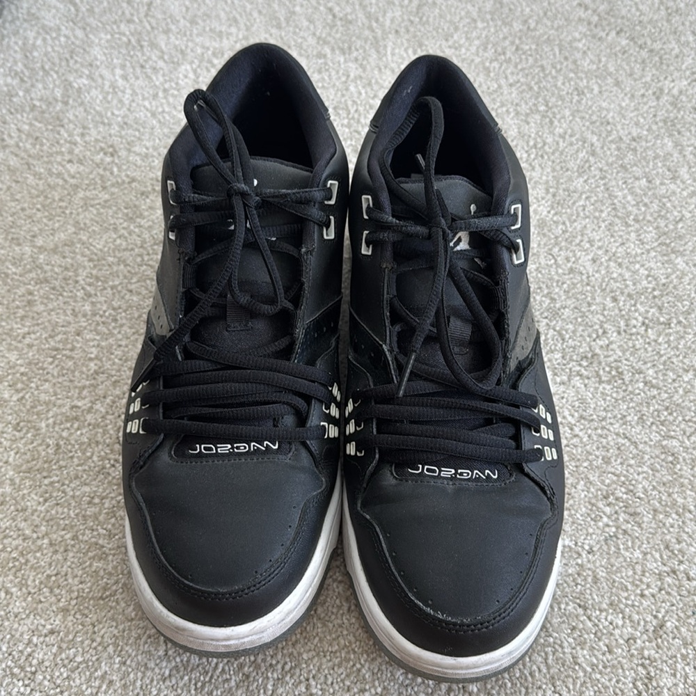 Jordan Black White Low-Top Sneakers - Picture 4 of 7